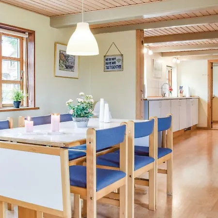 Holiday Statenevej With Fireplace And Shower Holiday home