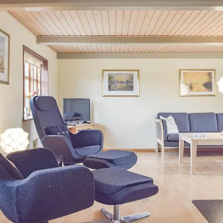 Holiday Statenevej With Fireplace And Shower Holiday home